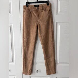 BANANA REPUBLIC FACTORY FAUX SUED SKINNY JEANS
TAN
SIZE 27/4
SMOKE FREE HOME